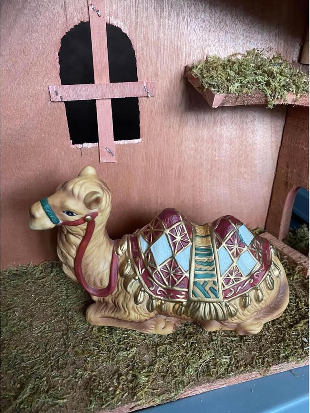Thomas Kinkade Nativity Figurine - “Seated Camel” by HAWTHORNE VILLAGE - No Box
